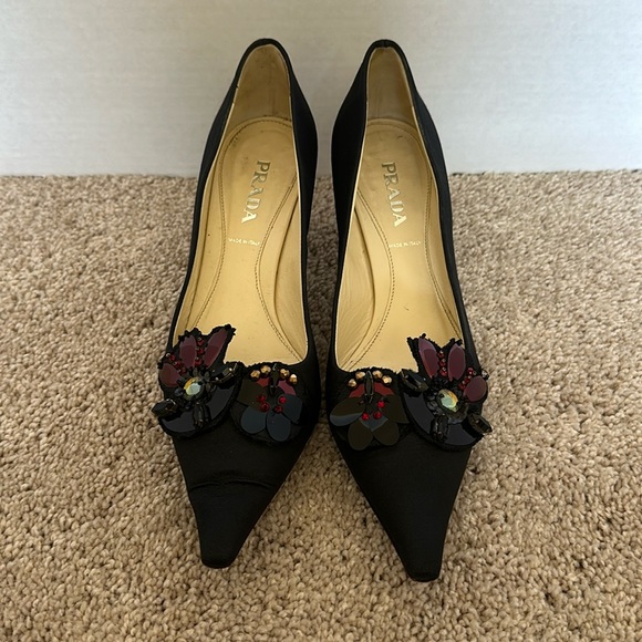 Vintage Prada embroidered kitten heels - Picture 1 of 7
